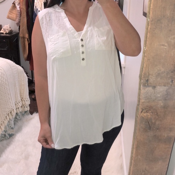 Torrid size 1X slightly sheer white tunic top - Picture 2 of 7